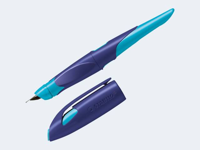Stabilo Ergonomischer Schulfüller für Rechtshänder mit Standard-Feder M - EASYbirdy in mitternachtsblau/azur - Einzelstift - inklusive Patrone - Schreibfarbe blau (löschbar)